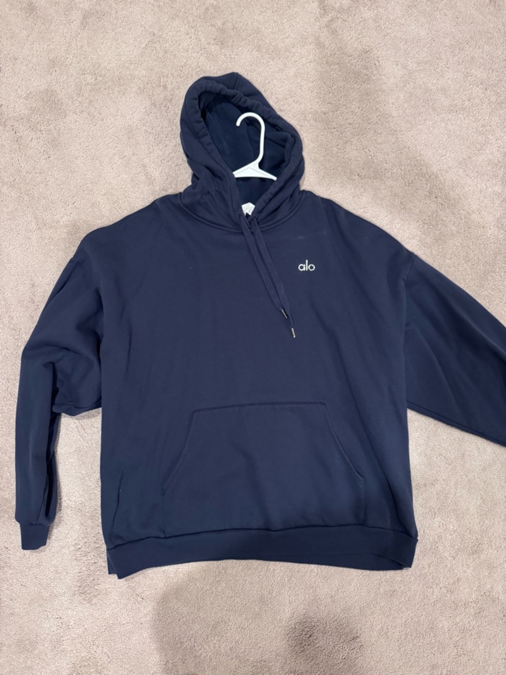 ALO Yoga Men's Navy Pullover Hoodie with Small Logo